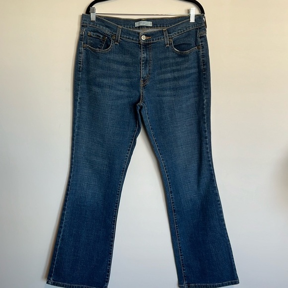 LEVI’S 515 BOOT CUT JEAN - Picture 1 of 7